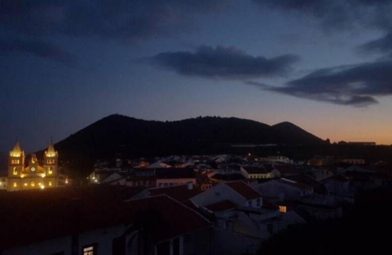 Telhados D'Angra Al Apartment Angra do Heroismo Luaran gambar